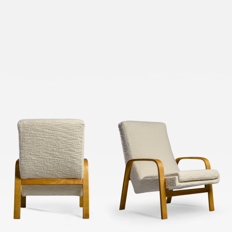  ARP ARP Pair of white Armchairs in Natural Beech France 1956