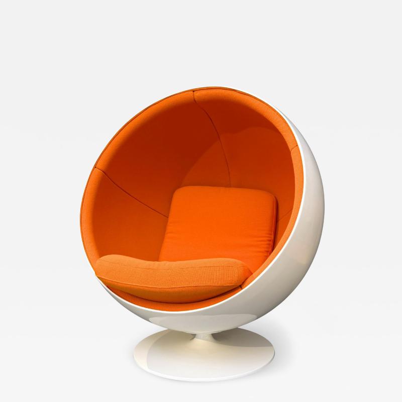  Asko Original Asko Ball Chair Eero Aarnio White and Orange Finland 1960s