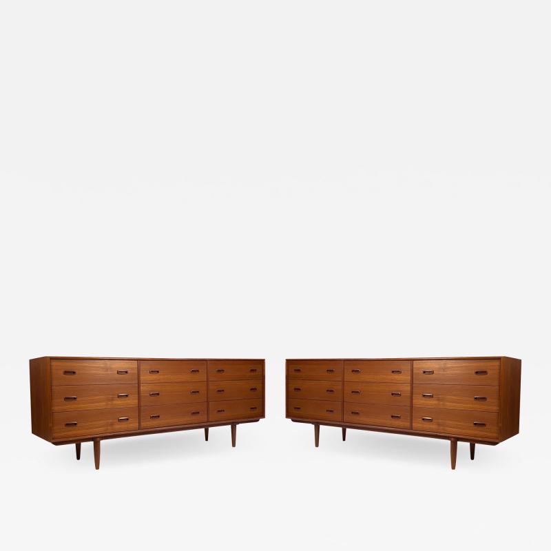  B rge Mogensen Borge Mogensen Danish Modern 9 Drawer Dressers in Teak with Oak Interiors 1960s Pair