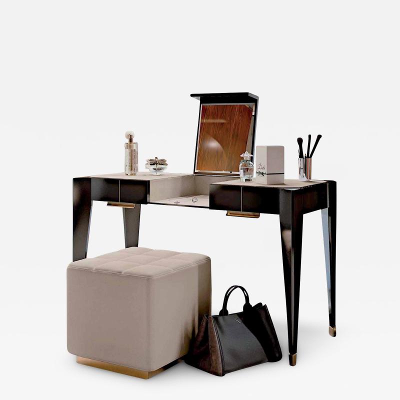  Bel Mondo Park Avenue Dressing Table and Pouf