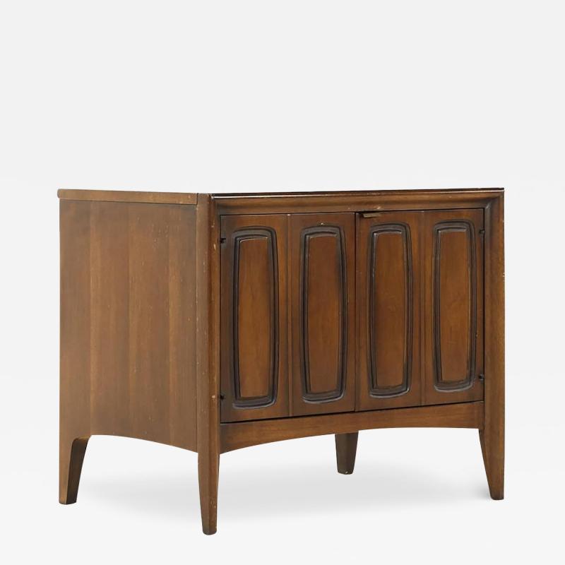  Broyhill Furniture Broyhill Emphasis Mid Century Walnut Nightstand