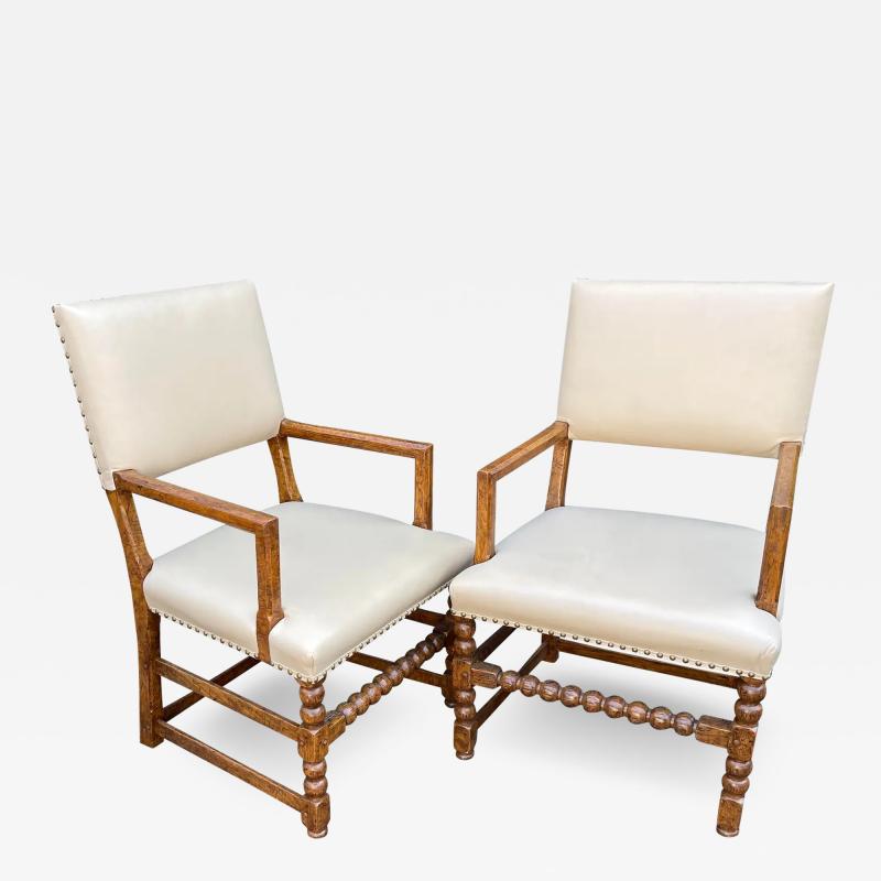  Dessin Fournir Companies 18th C Style Therien Workshop Spanish Colonial Walnut Leather Chairs a Pair