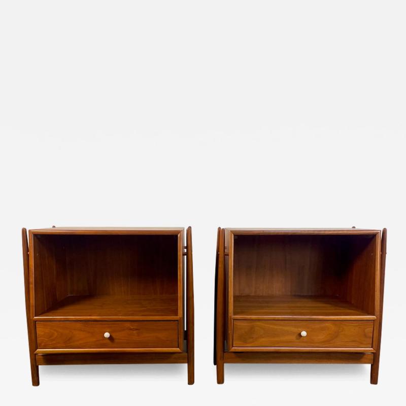  Drexel Drexel Heritage Furniture Floating Walnut Nightstands by Drexel Declaration for Kipp Stewart