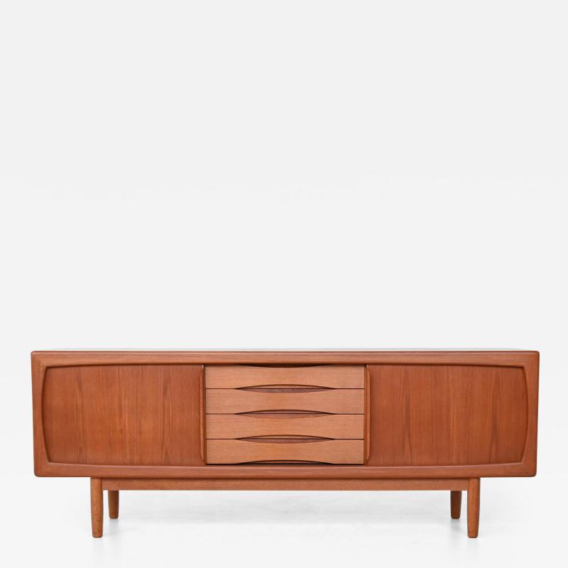  Dyrlund Danish symmetric sideboard in teak Dyrlund Denmark 1960