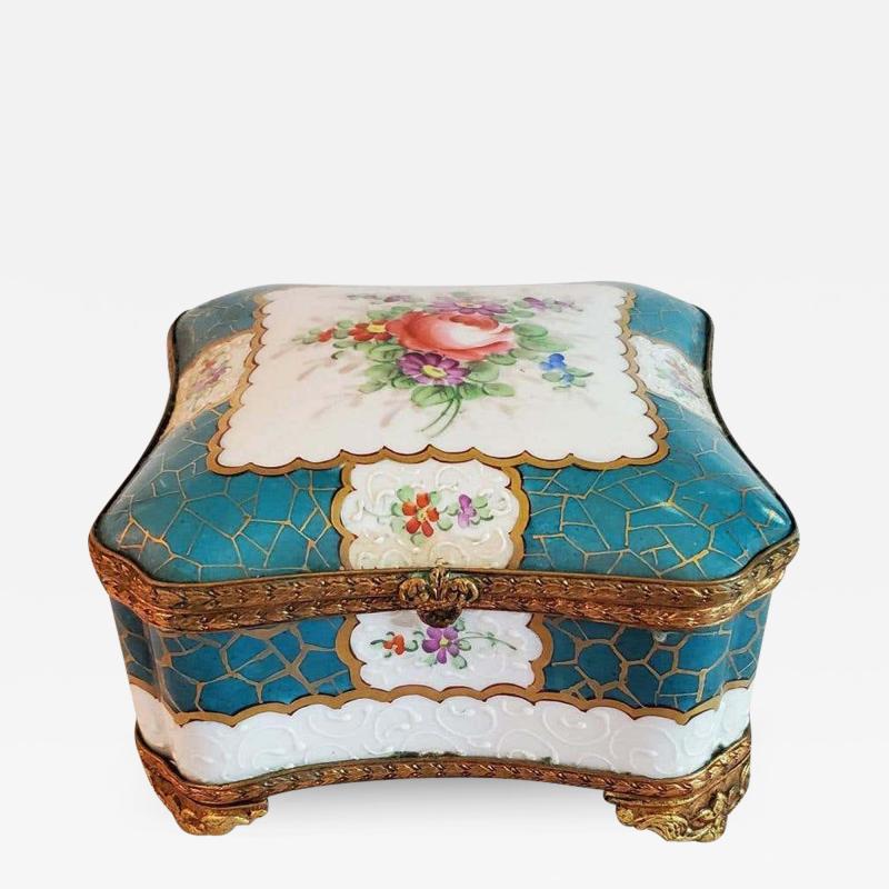  Edme Samson et Cie 19th Century Samson Paris Porcelain Trinket Box