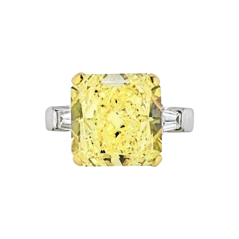  Graff GRAFF 13 CARAT RADIANT CUT DIAMOND FANCY YELLOW GIA TAPERED BAGUETTES RING