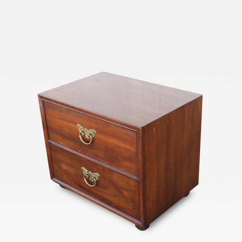  Henredon Furniture One Henredon Georgian Style Nightstand