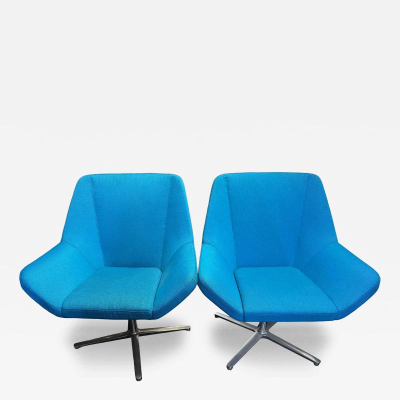  Keilhauer Pair of Turquoise Keilhauer Swivel Lounge Chairs