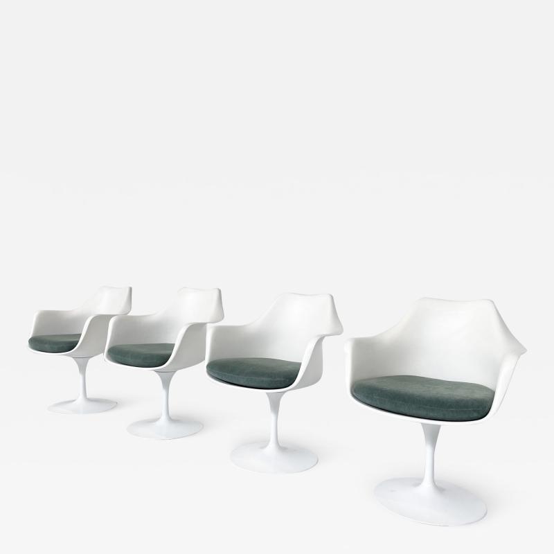  Knoll International Set of 4 Tulip Dining Chairs by Eero Saarinen for Knoll International