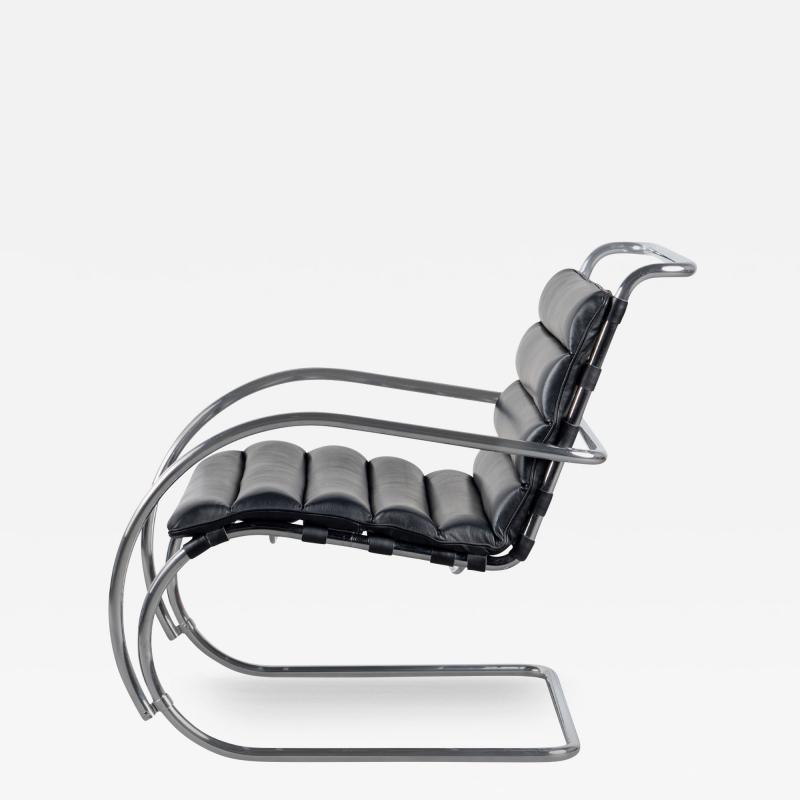  Knoll MR Lounge Chair in the style of Mies van der Rohe in Black Leather