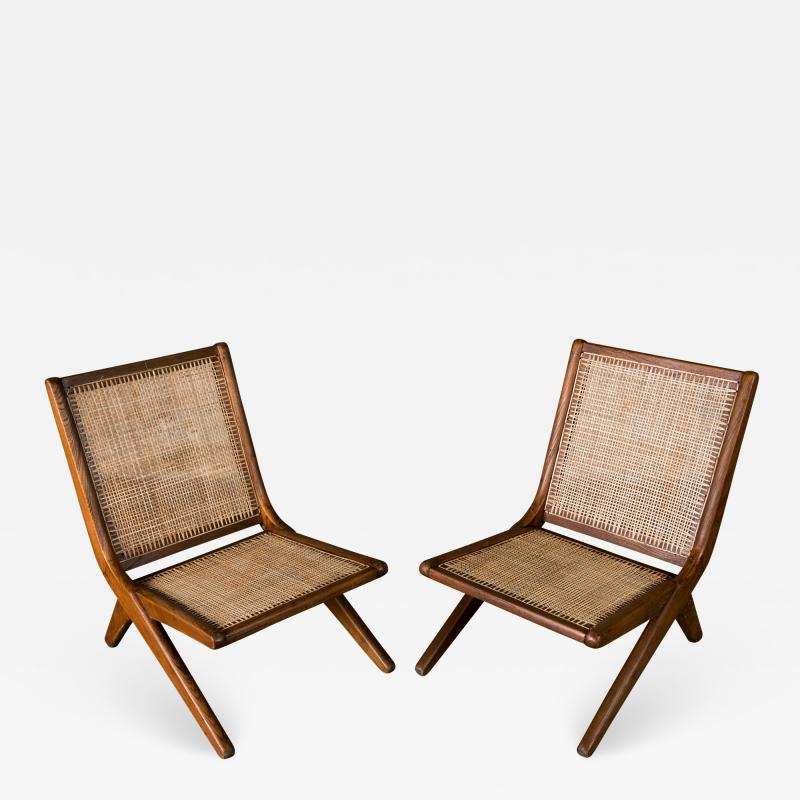  Le Corbusier Le Corbusier Pair of Lounge Chairs