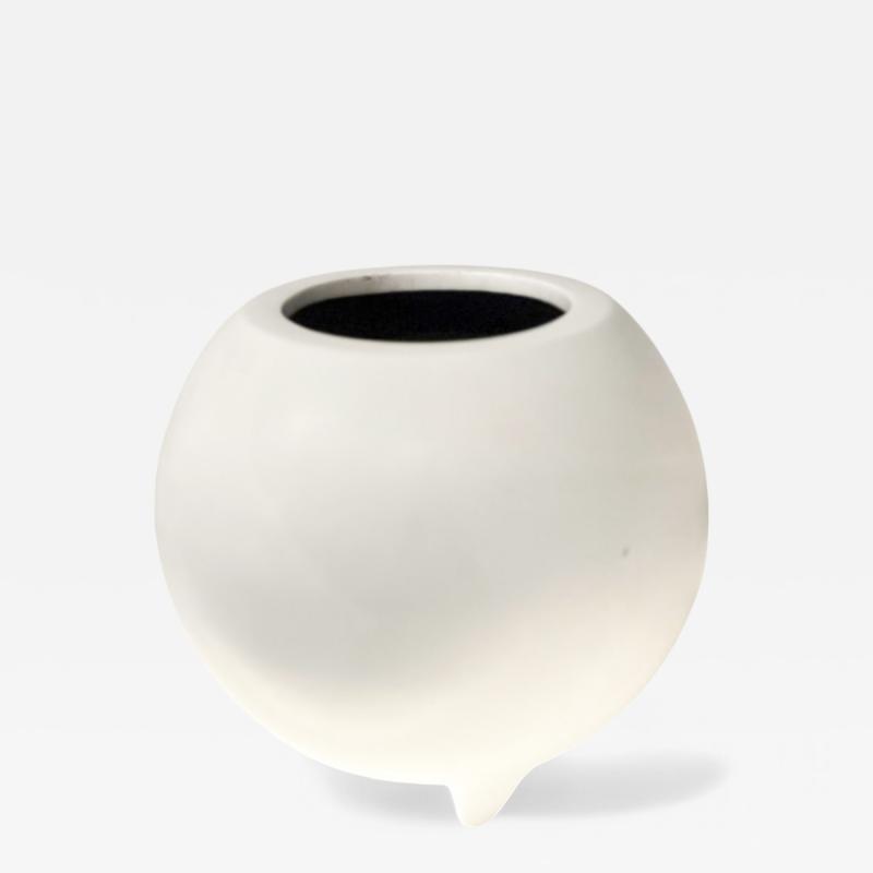  Meche Pot in Clay painted in White Ensamble Artesano Tonala Mexico 2024