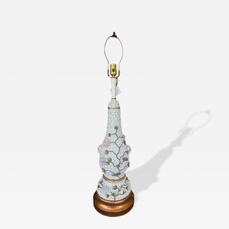  Meissen Porcelain Manufactory Meissen Style German Schneeballen Porcelain Snowball Vase Table Lamp