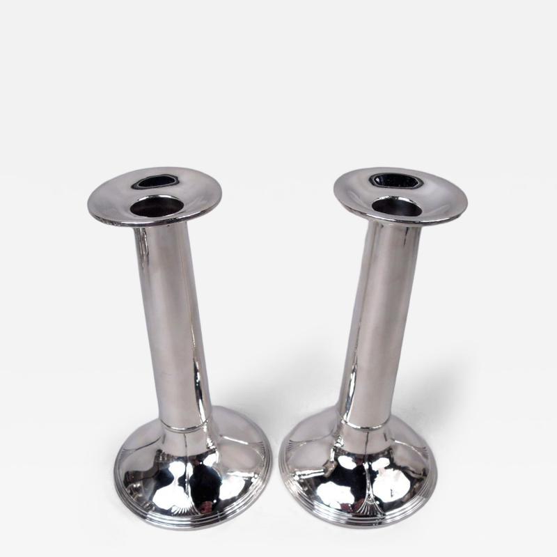  Meriden Britannia Company Pair of International American Art Deco Sterling Silver Candlesticks