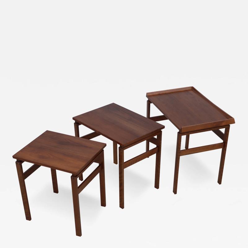  Moreddi 1960s Modern Walnut Teak Danish Nesting Tables By Moreddi