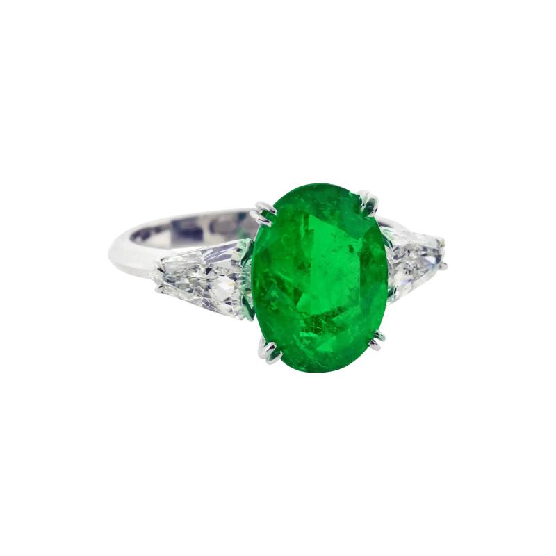  Pampillonia COLOMBIAN EMERALD AND DIAMOND RING BY PAMPILLONIA