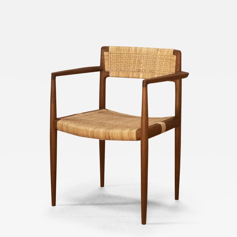  Phantom Hands Phantom Hands Tang li Dining Chair