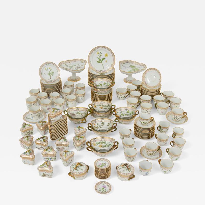  Royal Copenhagen 148 Piece Royal Copenhagen Flora Danica Part Dessert Service By Royal Copenhagen