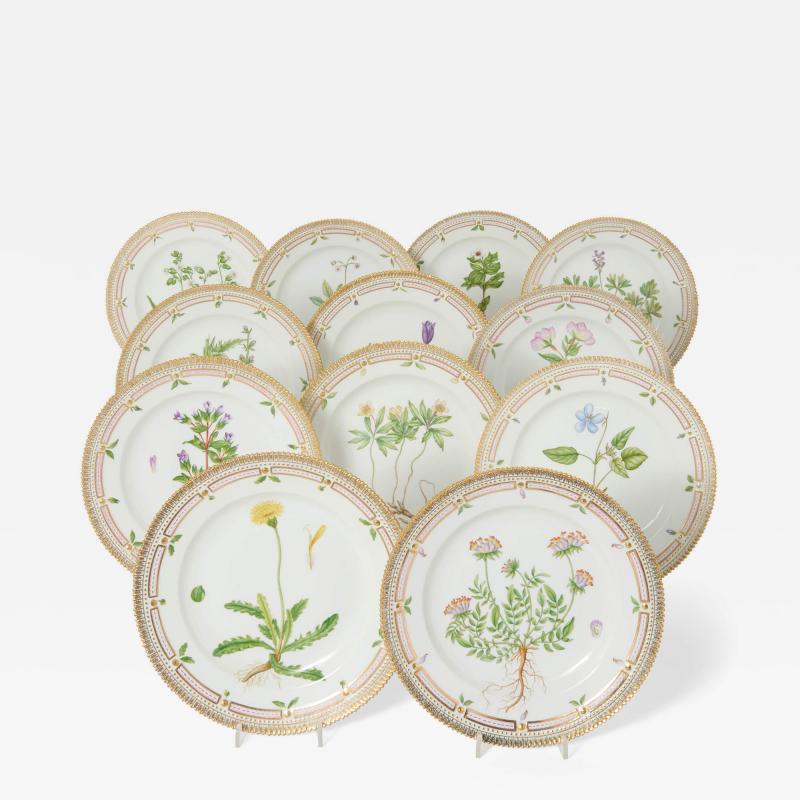  Royal Copenhagen Set of Twelve Royal Copenhagen Flora Danica Porcelain Dinner Plates