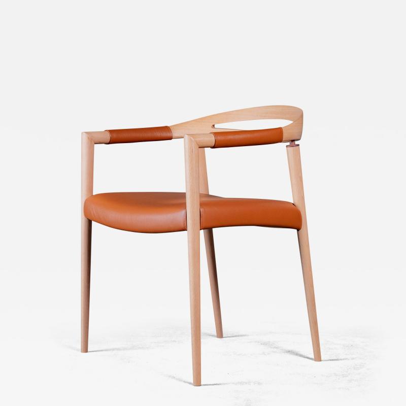  SOLA ARMCHAIR