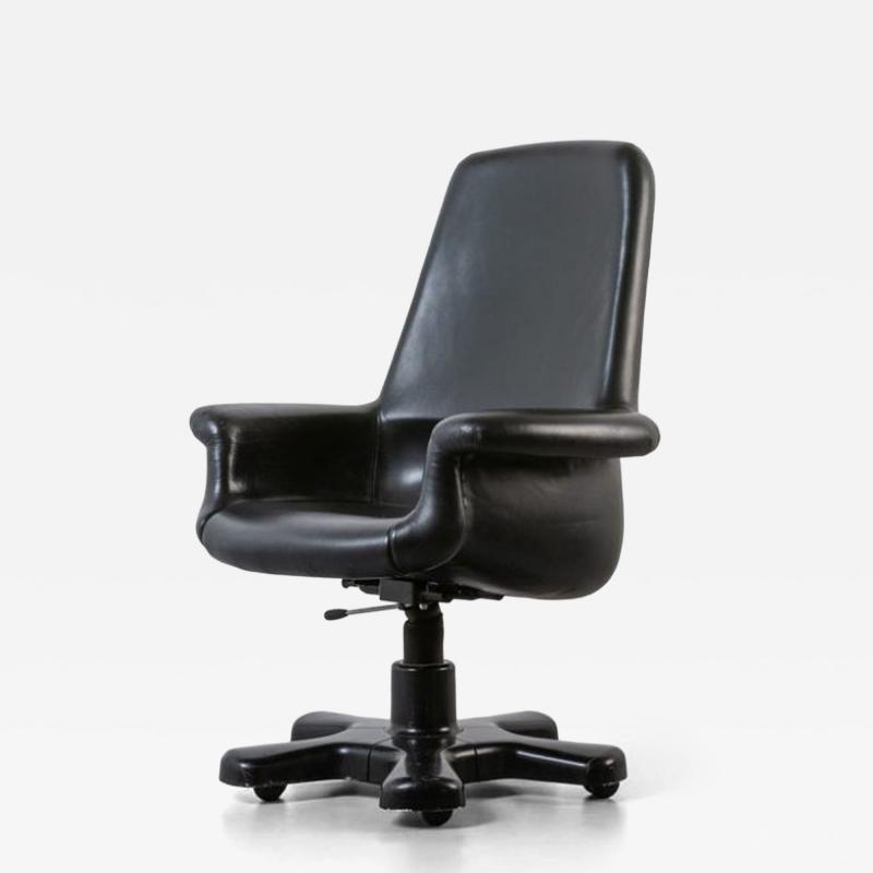 Skipper A Rare Executive 80 armchair by A Mangiarotti