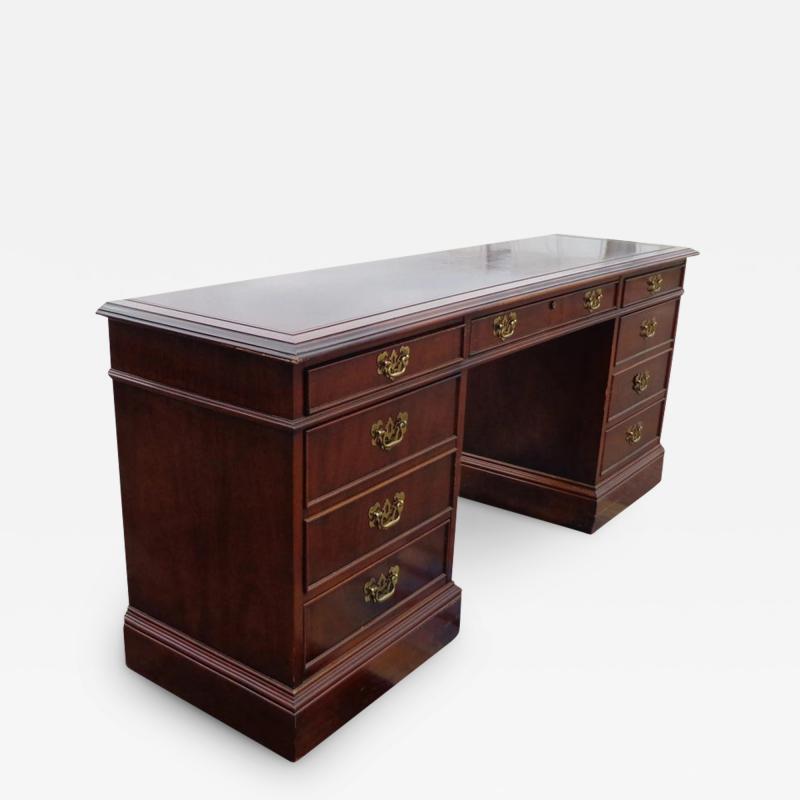  Sligh Furniture 72 Sligh Mahogany Kneehole Credenza Desk