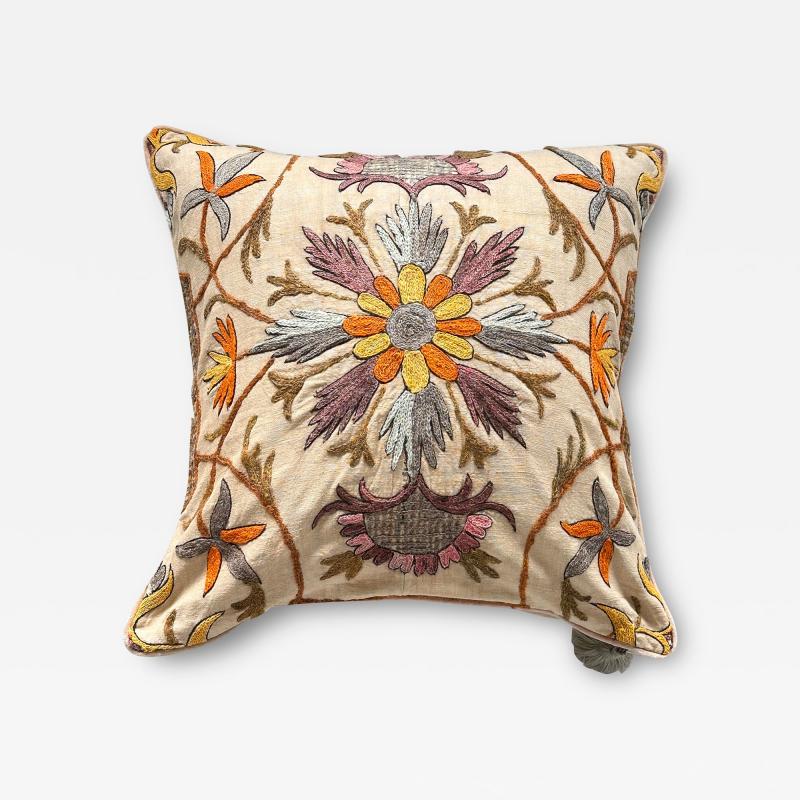  Threads Soft Goods Antique Crewel Embroidery Pillow 22x22 England 352a