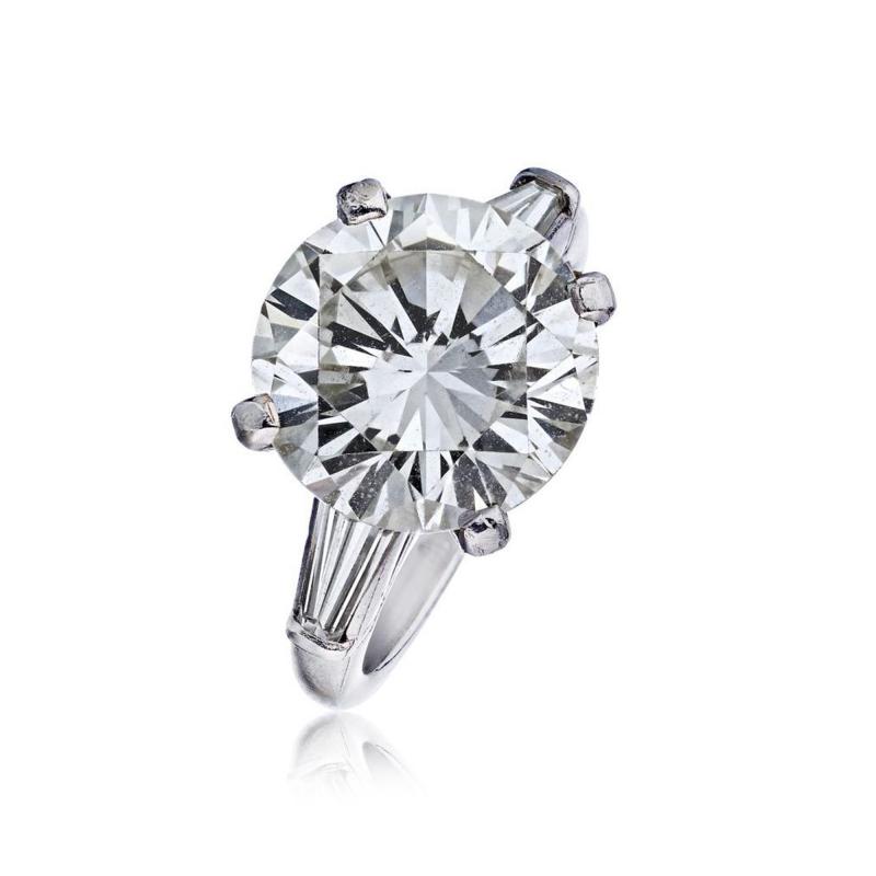  Tiffany Co TIFFANY CO PLATINUM 7 45 CT ROUND CUT DIAMOND THREE STONE ENGAGEMENT RING