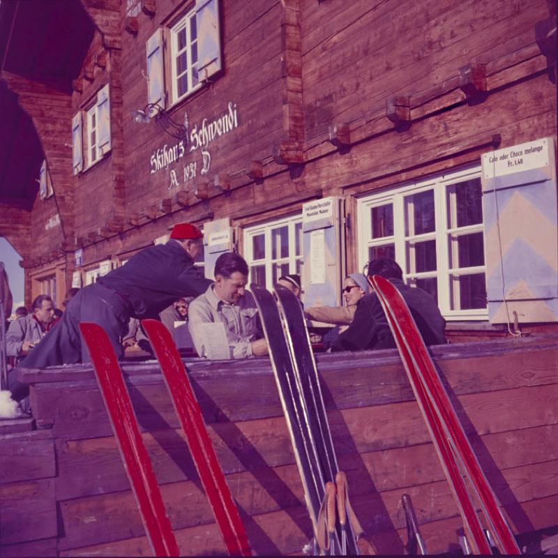  Toni Frissell Apres Ski Time