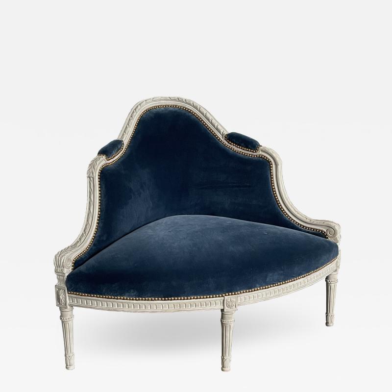  Victoria Son Louis XVI Corner Berg re