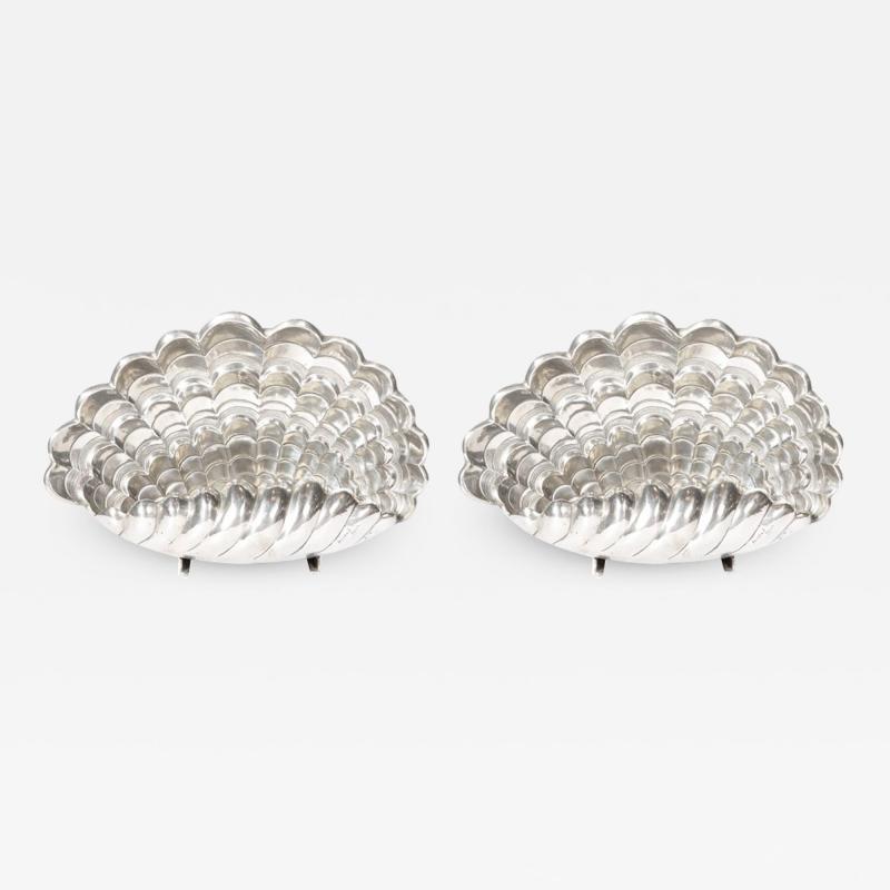  Vincent Garnier Pair of French Art Deco Shell Lamps in Polished Pewter by Vincent Garnier