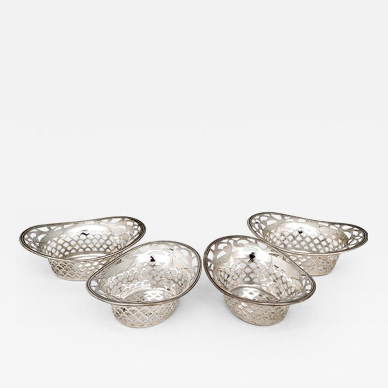  Wallace Silversmiths Inc Antique Sterling Silver nut Candy Dishes by Wallace Set of 4