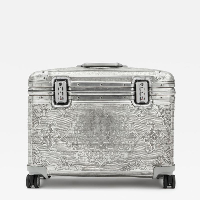  Wim Delvoye Rimowa Pilot Multiwheel 923 51 00 4 2015