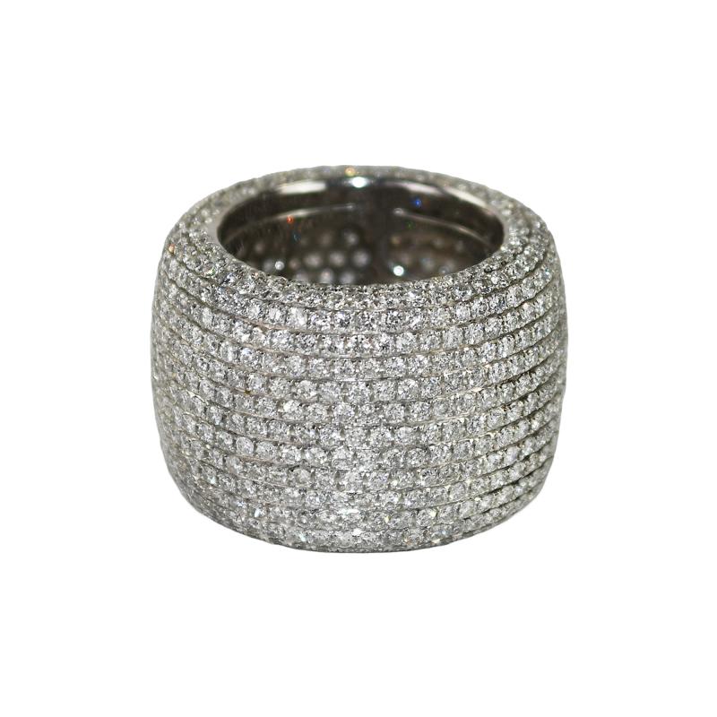 18K White Gold Diamond Eternity Ring 8 20ct