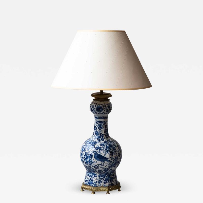 18TH CENTURY DELFT BOTTLE VASE CONVERTED TO A LAMP