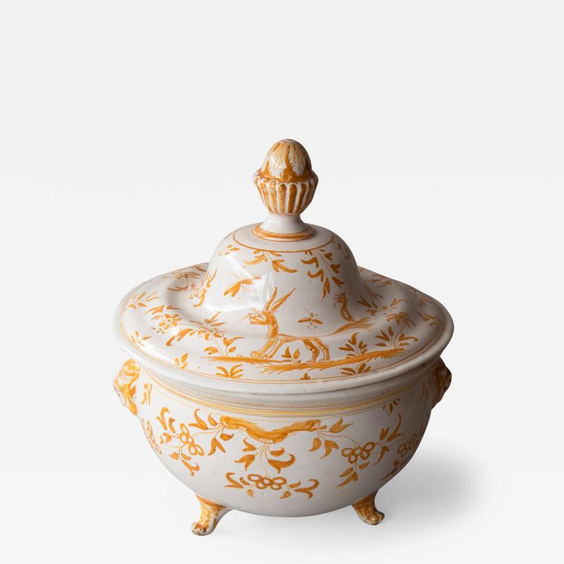 18TH CENTURY FA ENCE LIDDED SOUPI RE OR SOUP TUREEN IN YELLOW OCHRE