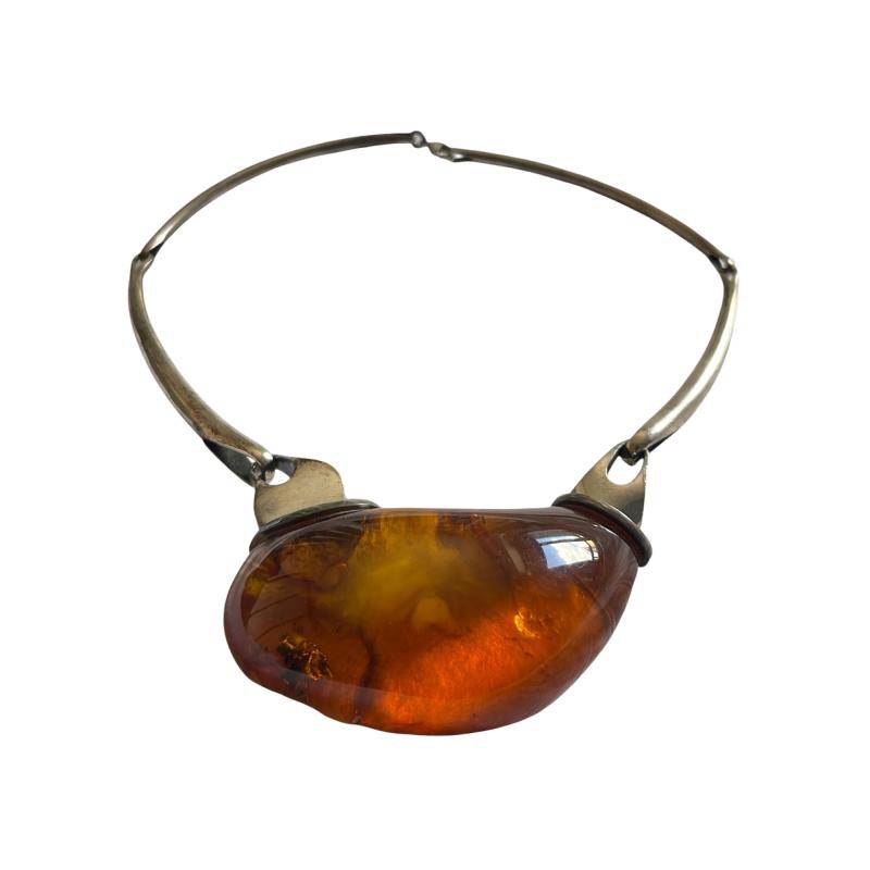 1970s Amber and silver necklace