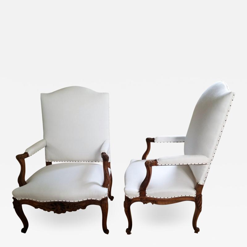 19TH C WALNUT LOUIS XV ARMCHAIRS PAIR