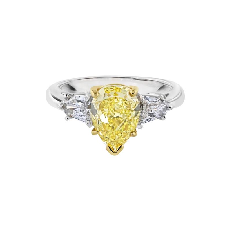 2 CARAT PEAR SHAPE DIAMOND FANCY INTENSE YELLOW GIA FYI VS1 GIA ENGAGEMENT RING