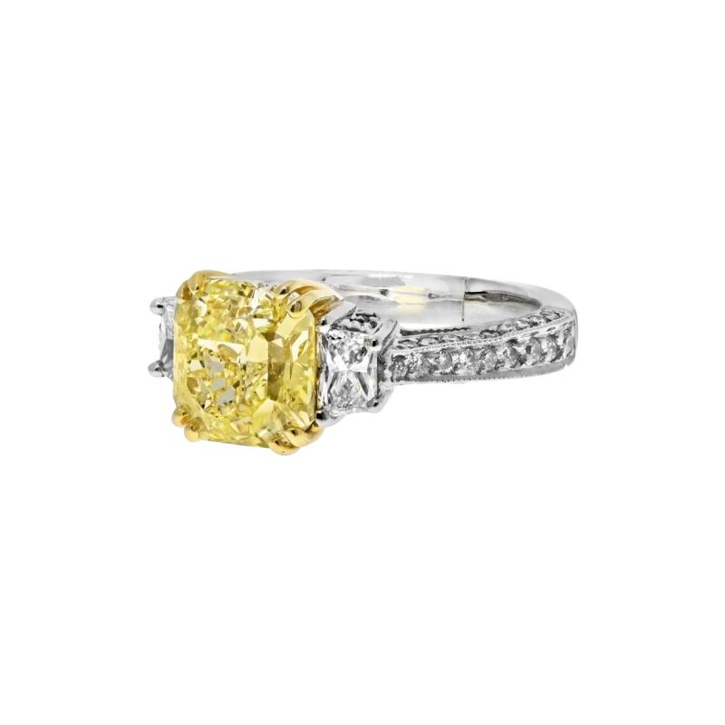 3 CARAT RADIANT CUT DIAMOND FANCY YELLOW VS2 CLARITY GIA