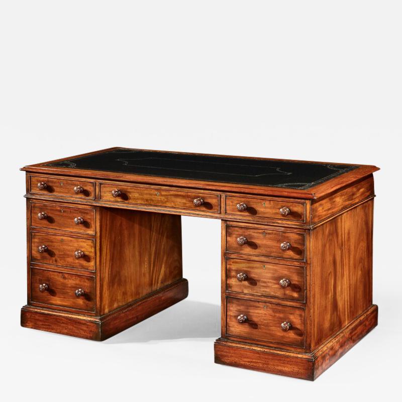 A FINE HONDURAS MAHOGANY 19TH CENTURY PEDESTAL DESK