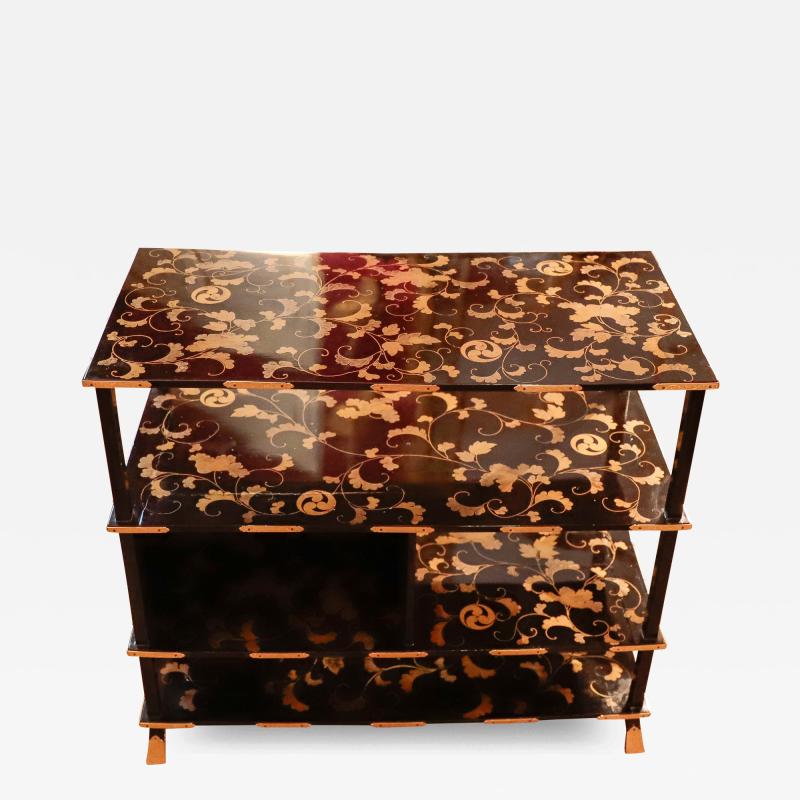 A Japanese Edo Period Lacquered Gilt Etagere