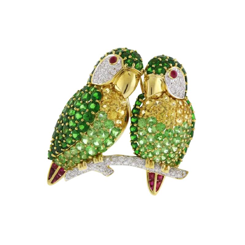 A PAIR OF LOVING PARROTS BROOCH