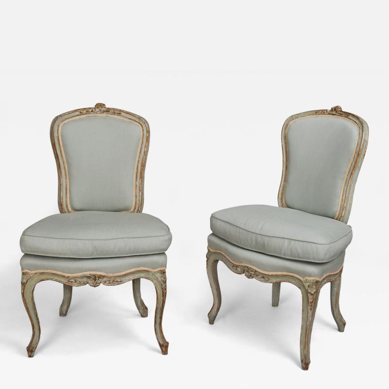 A Pair of Painted Wood Chairs chaises en cabriolet 