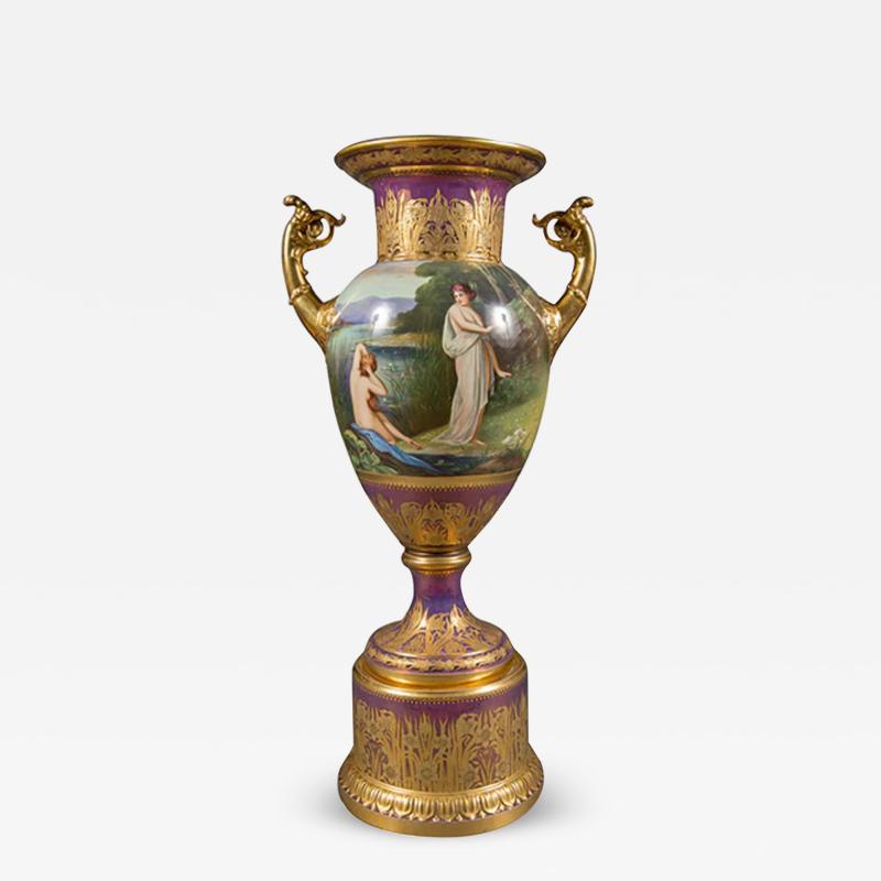 AN EXCEPTIONAL ROYAL VIENNA IRIDESCENT PORCELAIN VASE 19TH CENTURY