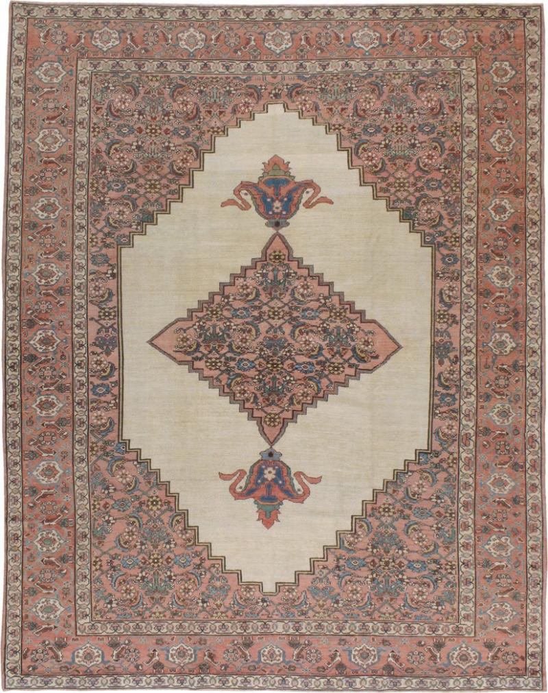 ANTIQUE PERSIAN SERAPI CARPET