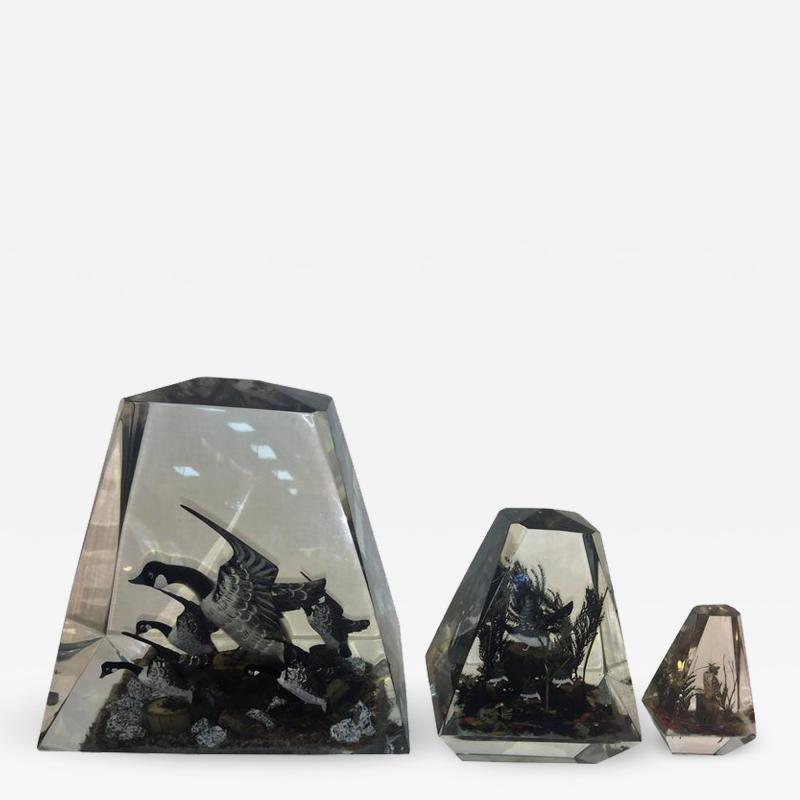 Alessandro Albrizzi Modern Trio of High End Solid Lucite Obelisks With Diorama of Wildlife Scenes