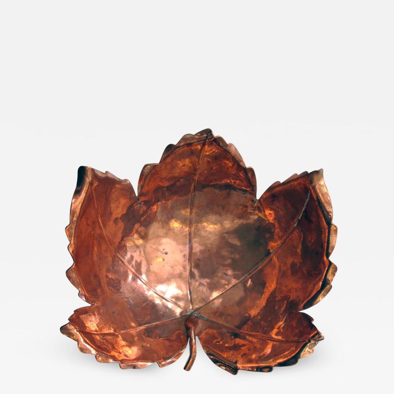 Alfredo Sciarrotta A beautifully rendered American hand wrought copper maple leaf bowl
