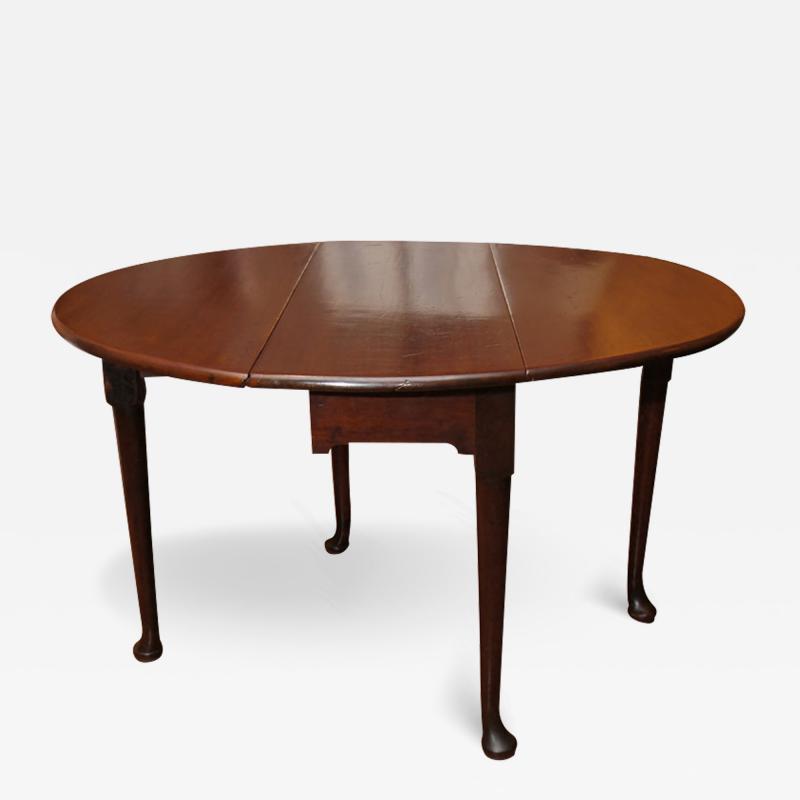 American Queen Anne Mahogany Round Drop Leaf Table with Pad Feet 18th Century