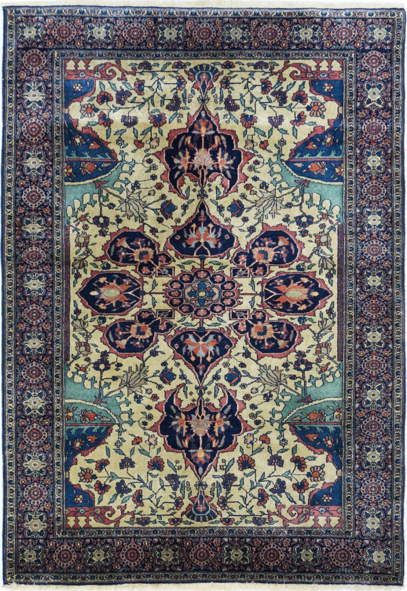 Antique Sarouk Rug 4 6 x 6 6 